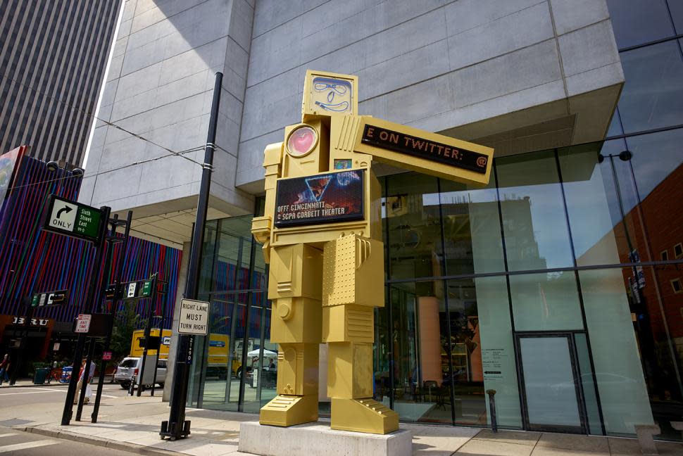 Metrobot outside Contemporary Arts Center (photo: Ryan Kurtz) Metrobot outside Contemporary Arts Center (photo: Ryan Kurtz)