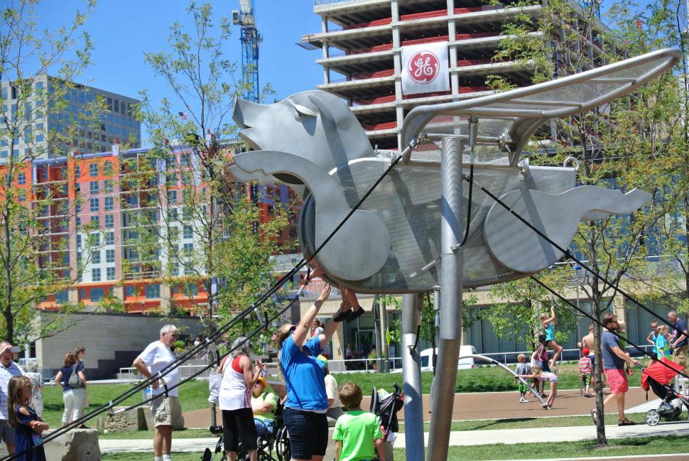 Smale Riverfront Park Playground (photo: Laura Hoevener)