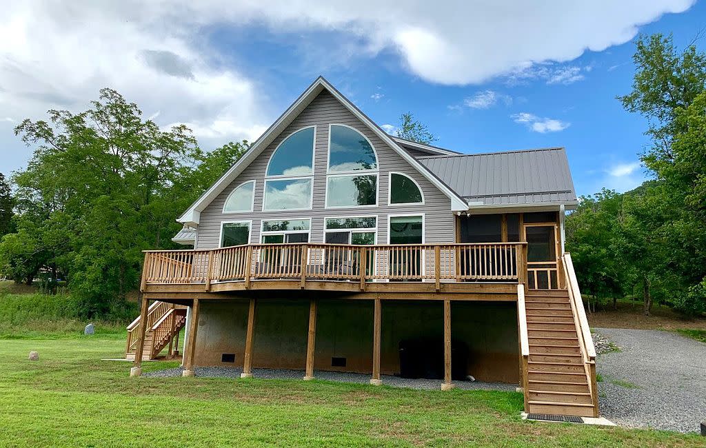 Blue Bungalow, Fredericksburg Vacation Rental