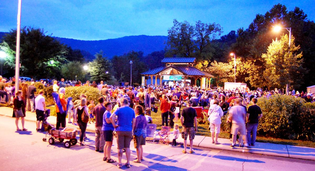 Concerts_on_the_Creek02_85d96223-3346-46f1-8f7f-689ae69b49de