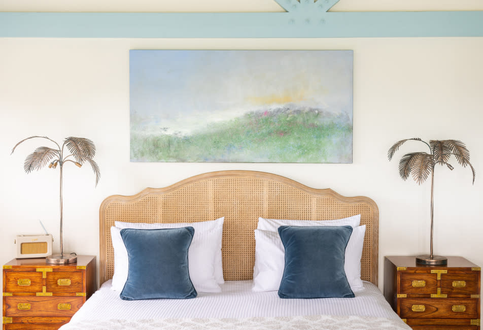 Hell Bay Hotel bedroom