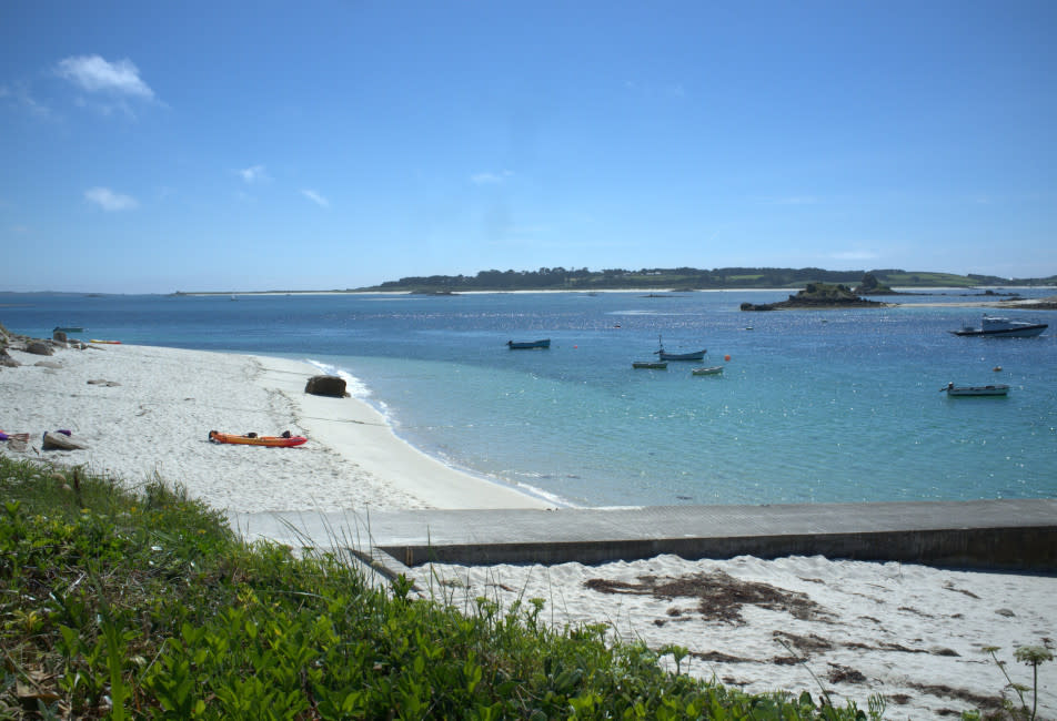 IOS Nav Landscape Large - Seasons - Spring - Julia Bradbury - Lower Town Beach 952x650