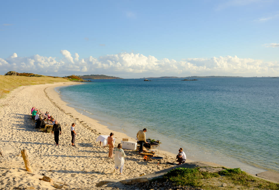 Eating al fresco on a Tresco Beach