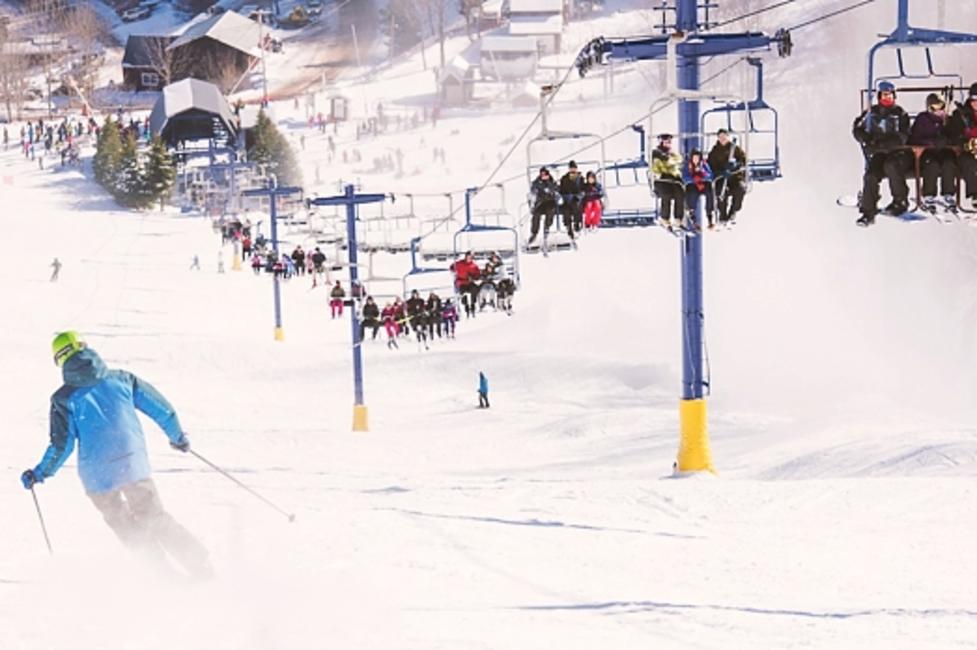 11 Affordable Family Winter Getaways In New York State