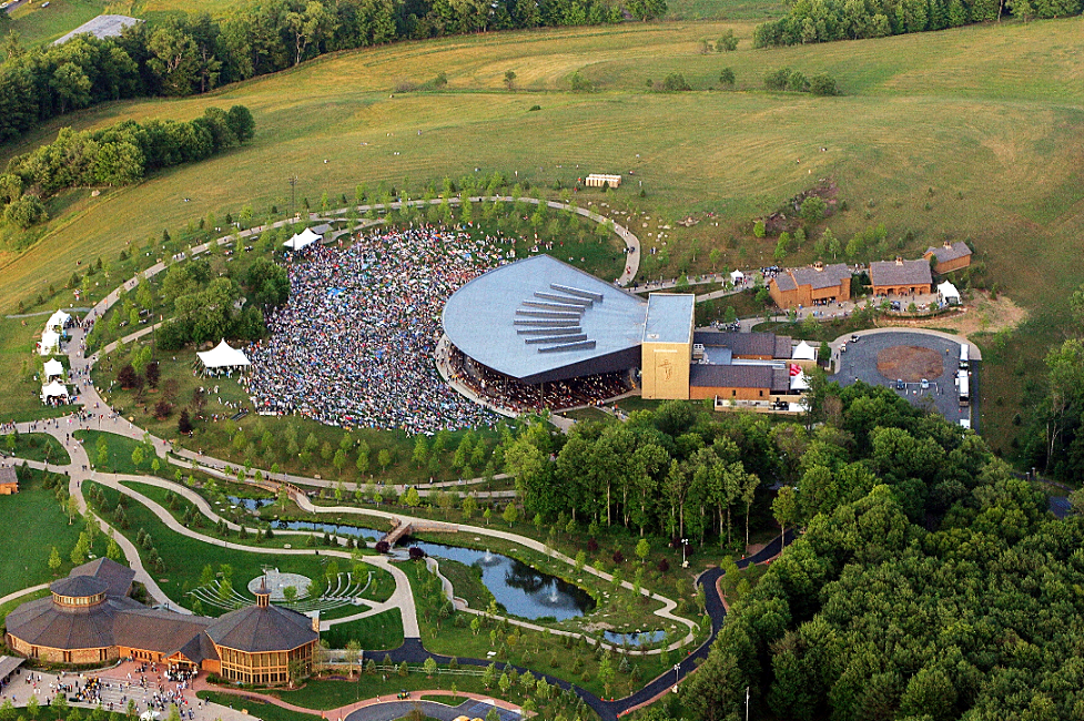 Aerial view of concert at Bethel Woods Aerial view of concert at Bethel Woods