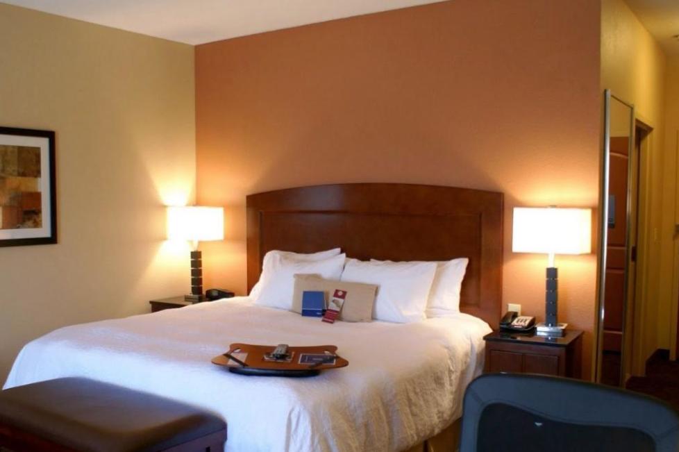 hampton inn and suites burleson