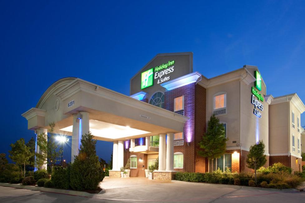 holiday inn express i-35 western center