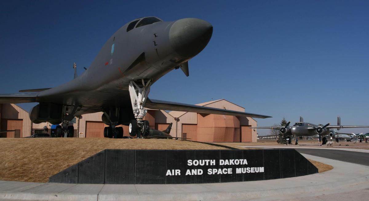 B1 on display at the entrance of the South Dakota Air and Space Museum