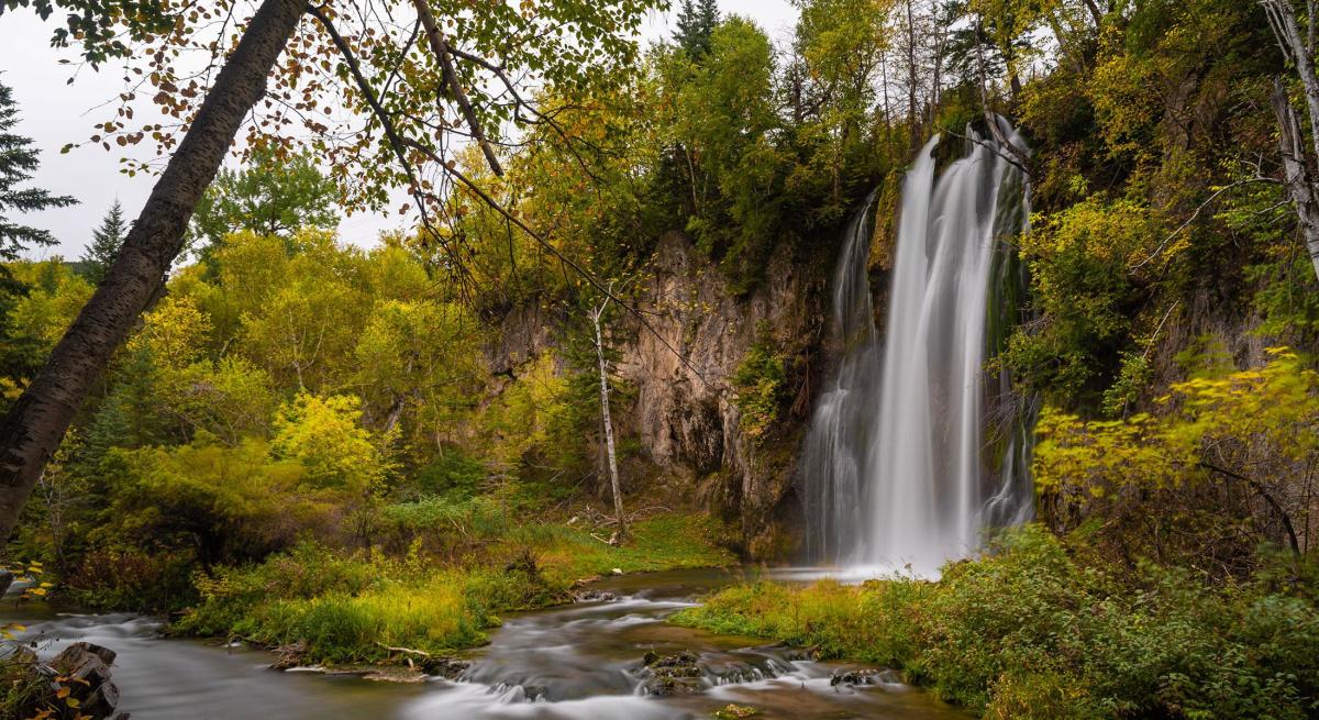 Fall colors at Spearfish Falls in Spearfish Canyon