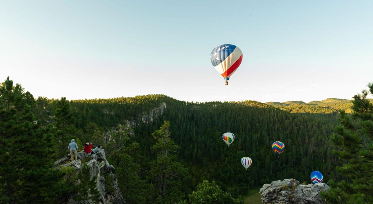 Views of the Stratobowl Historic Hot Air Balloon Launch