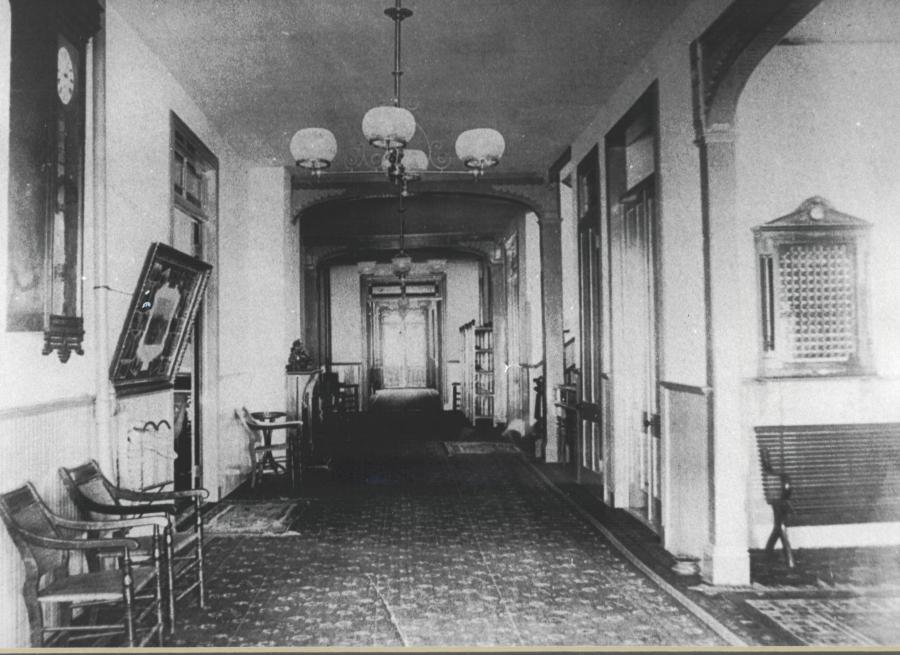 Monte Sano Lobby Hotel at Burritt on the Mountain