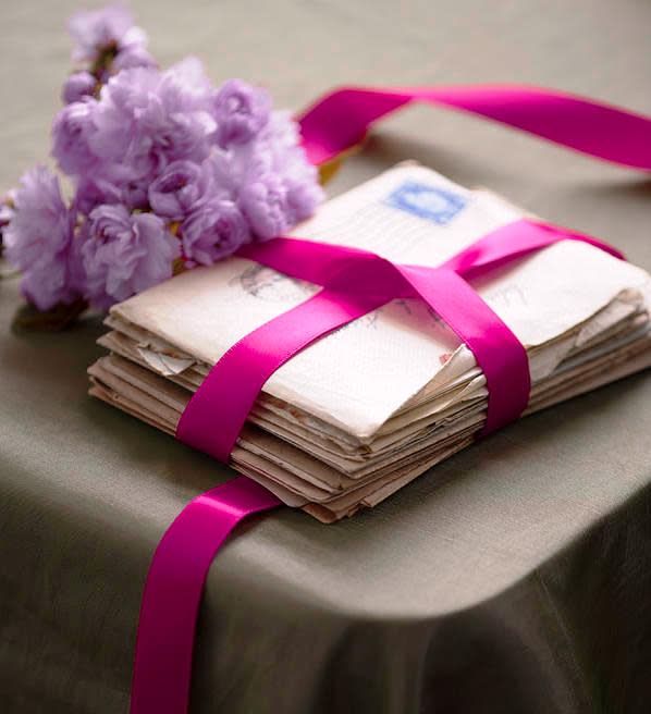 letters-tied-with-pink-ribbon