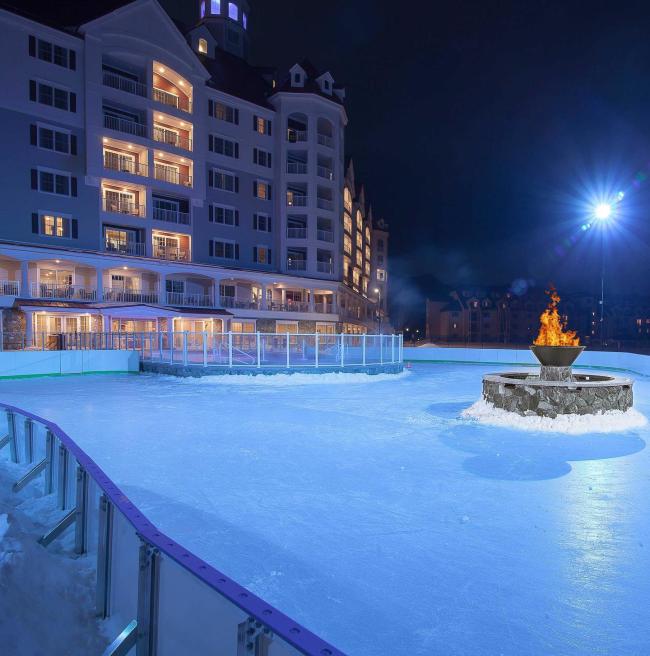 RiverWalk Resort Ice Skating Rink at Night