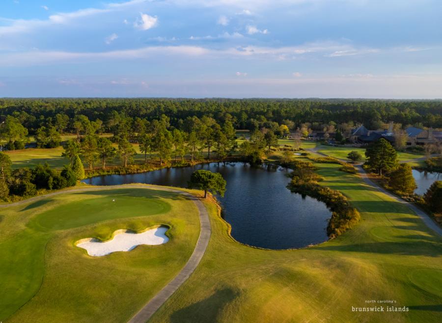 Thistle Golf Club clubhouse and hole #2 MacKay course