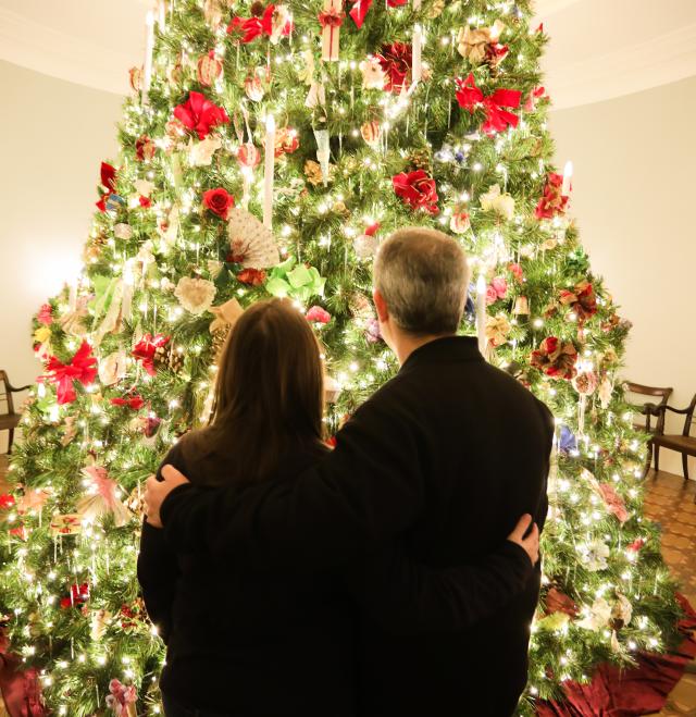 Mansion Christmas tree