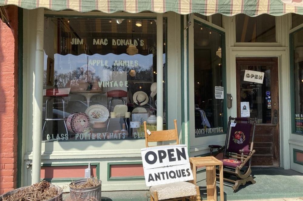 Jim macdonald's and apple annie's antiques