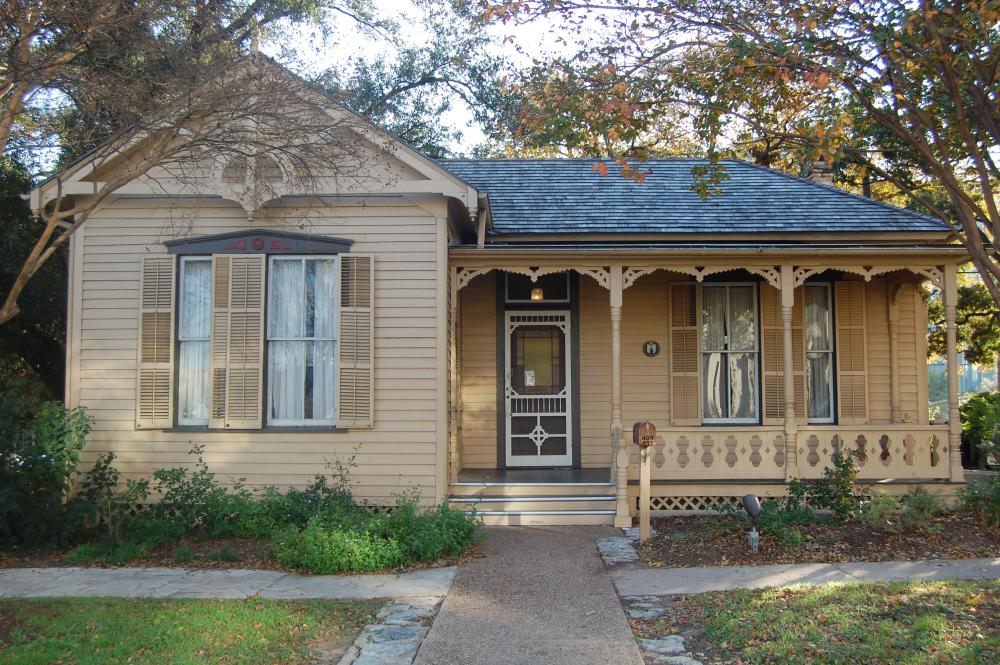 External view of the O Henry House Museum in austin texas