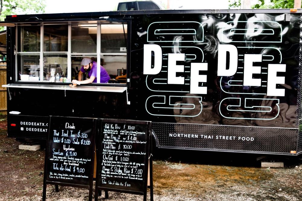 dee dee thai food truck in austin texas