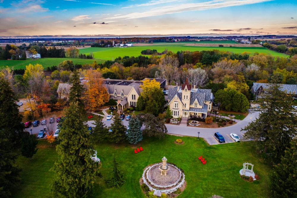Elm Hurst Inn and Spa aerial view