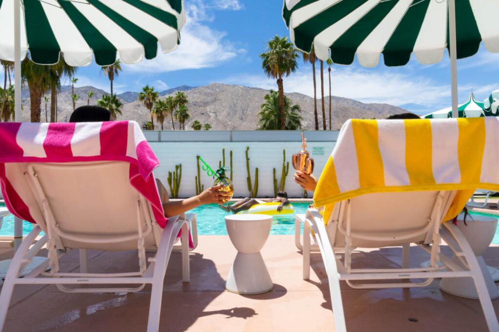 Palm Springs Pool and Mountains Image