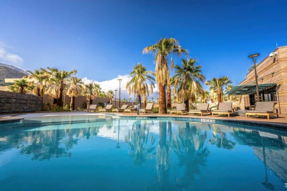 Sec he Spa_outdoor pool