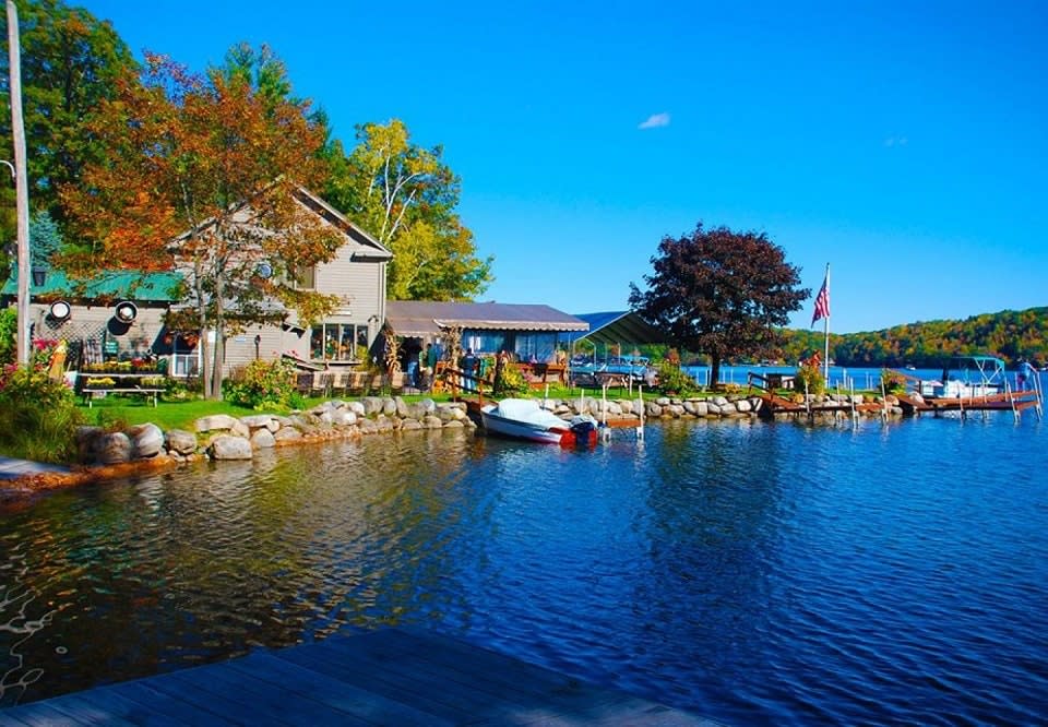 docksider-restaurant-fall