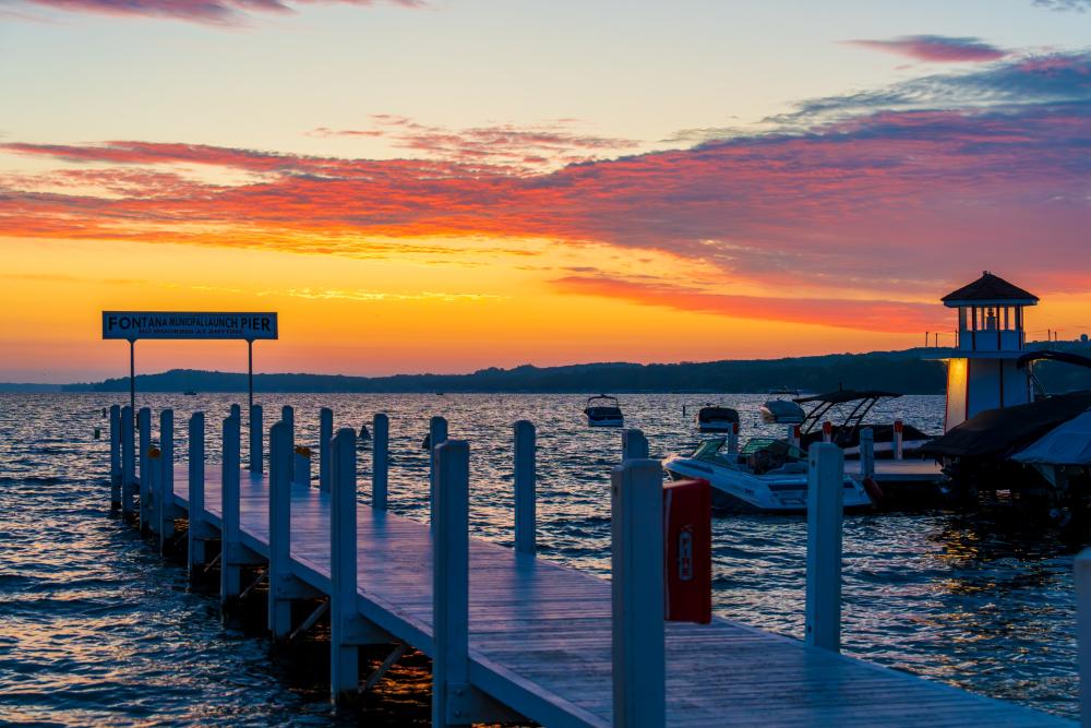 Sunset picture of the pier at the Fontana Beach.