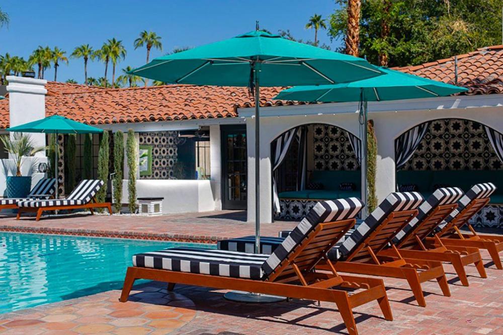 villa royale pool
