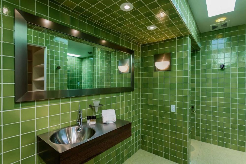 dinah shore estate bath