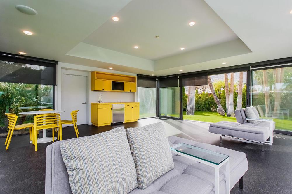 dinah Shore Estate Tennis Casita