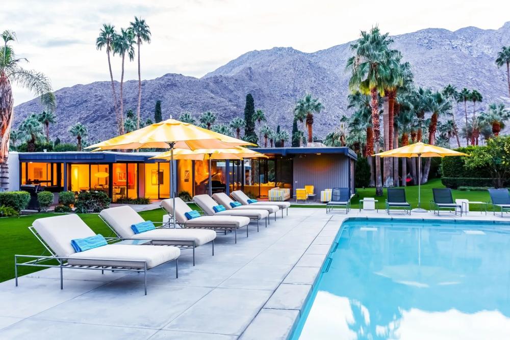 Dinah Shore estate pool