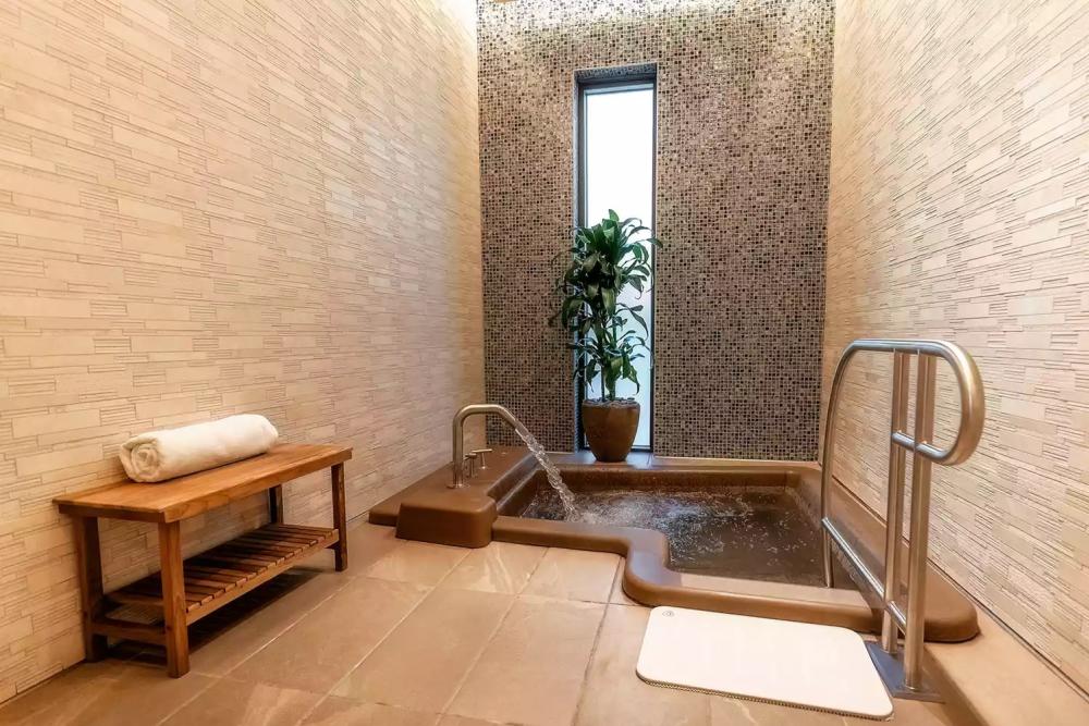 mineral-bath-spa-at-sec-he-SECHESPA