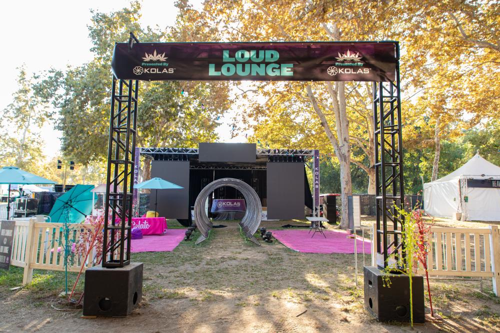 GoldenSky Loud Lounge