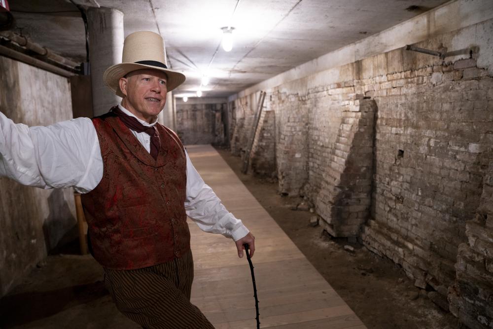 Sacramento History Museum guide giving an Underground Tour