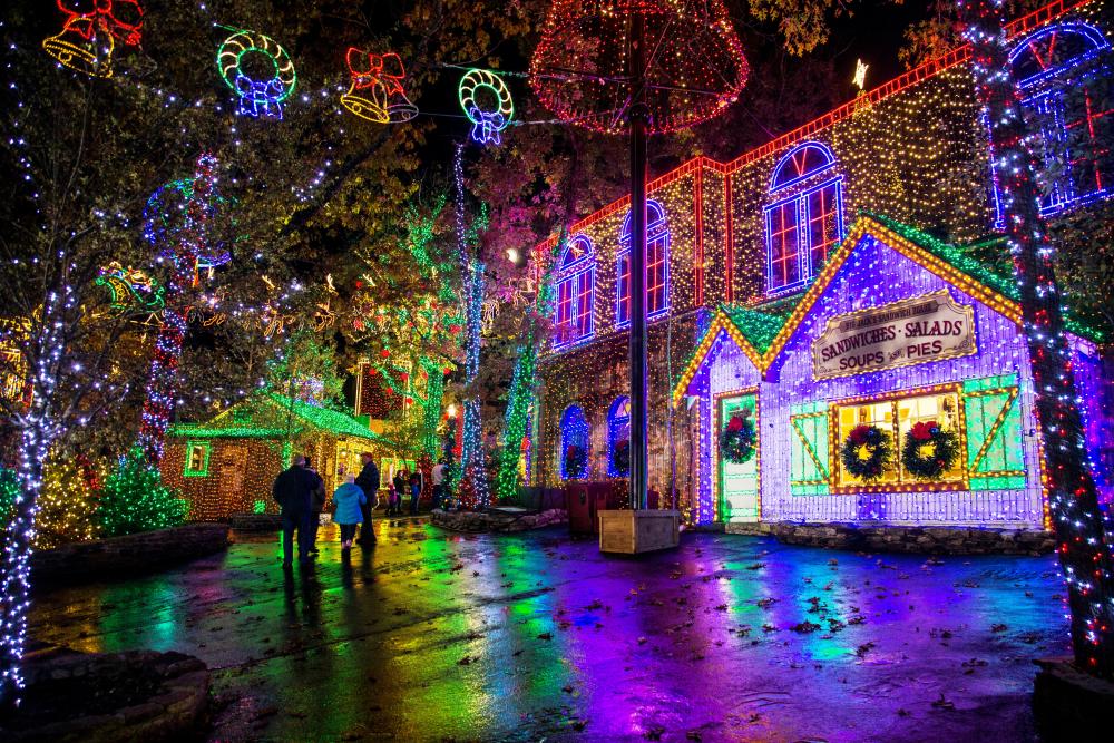 Silver Dollar City's An Old Time Christmas Chosen Best Them Park