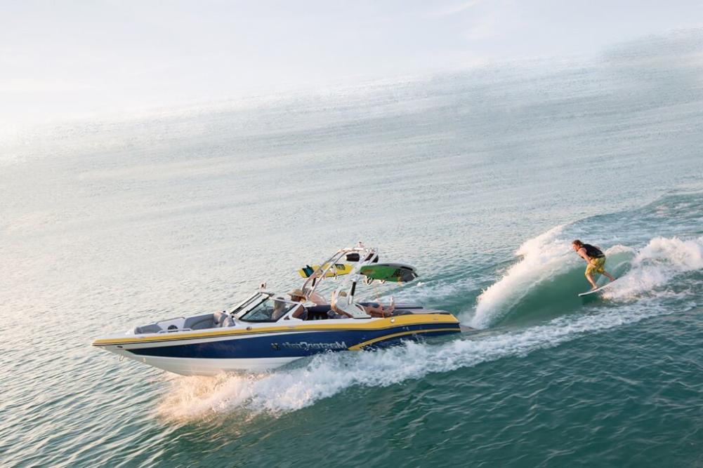 LakeGeneva_ThingstoDoWithKids_Boating-1024x683