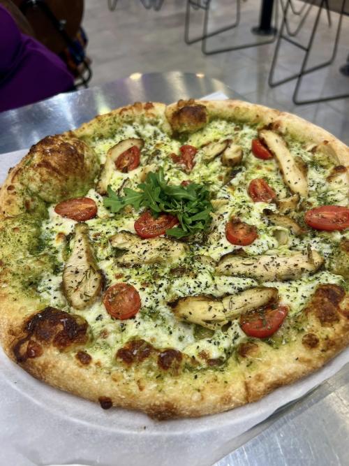Seemo's Slices Chicken Pesto
