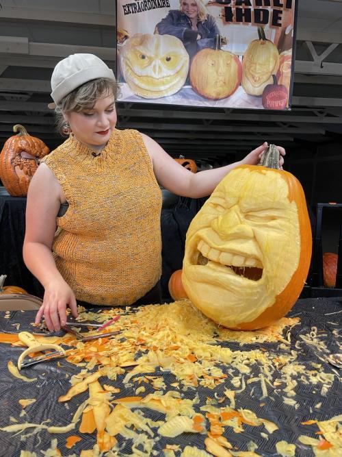 Pumpkin carver at Windigo Fest