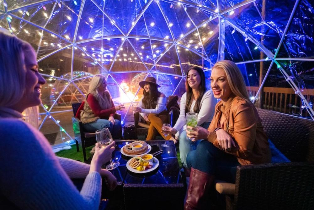 Igloo Dining_Grand Geneva_1