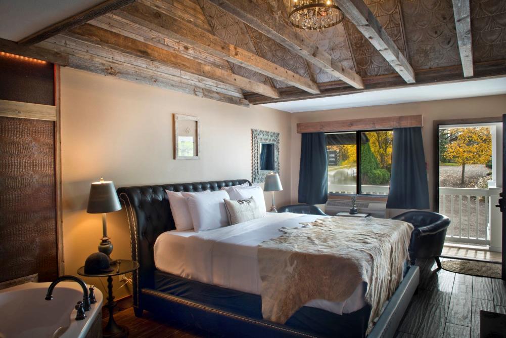 Room at the Maxwell Mansion's stable building