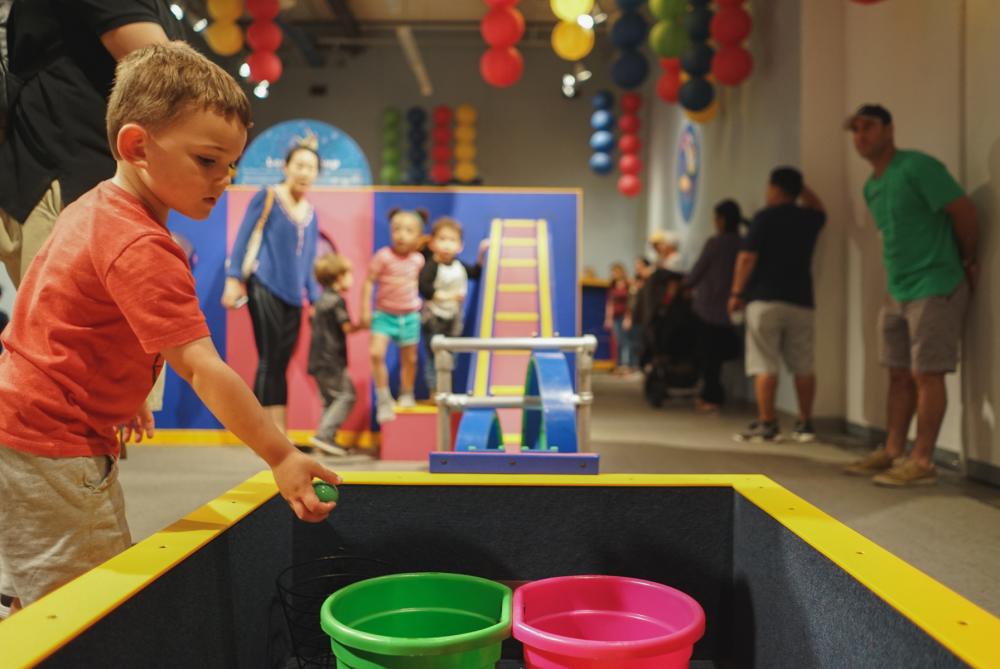 Children playing at Thinkery museum in austin texas