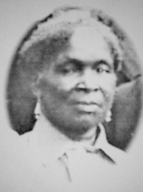 Lucy Higgs Nichols Head Shot