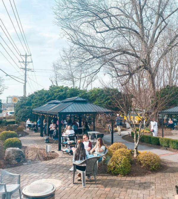 Outdoor dining at the Bee and The Biscuit in Virginia Beach