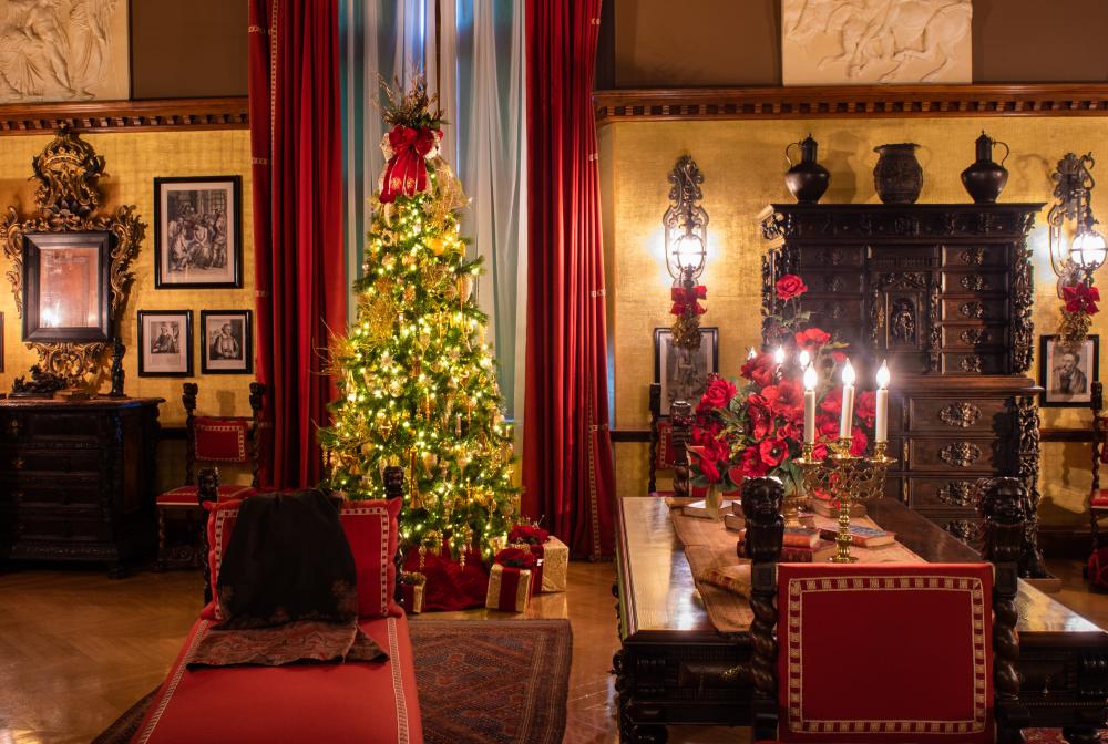 Mr. Vanderbilt's Bedroom decorated for Christmas at Biltmore.