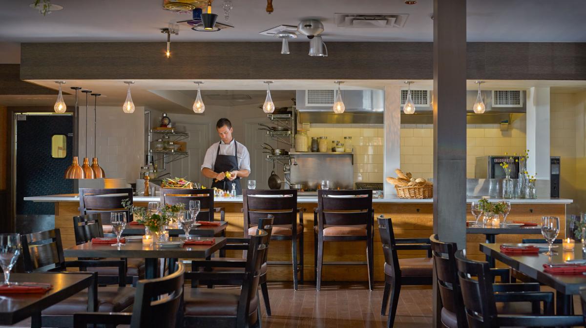 Dining at the Junction - Essex Resort