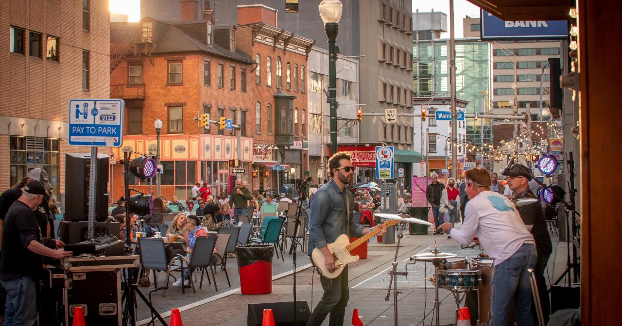 Harrisburg Outdoor Dining & Live Music