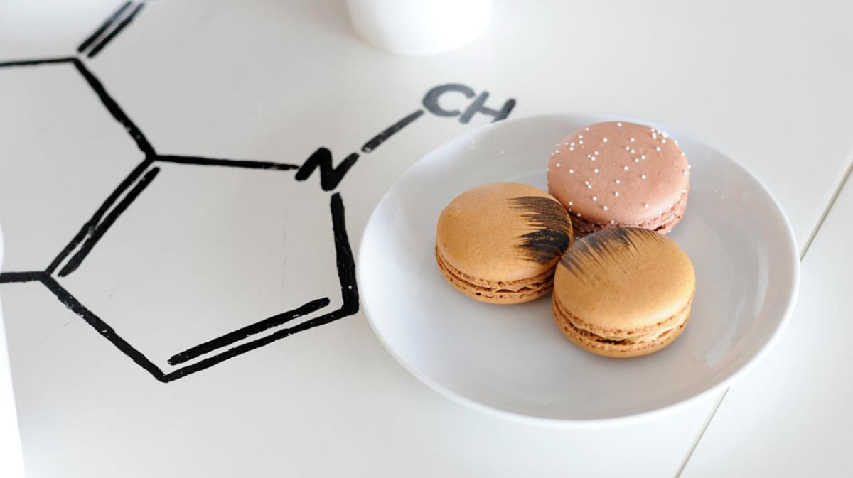 plate of macarons