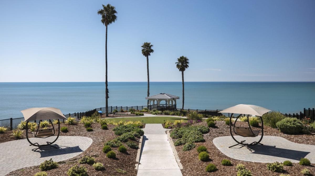 Cliffside gazebo at Shore Cliff Hotel