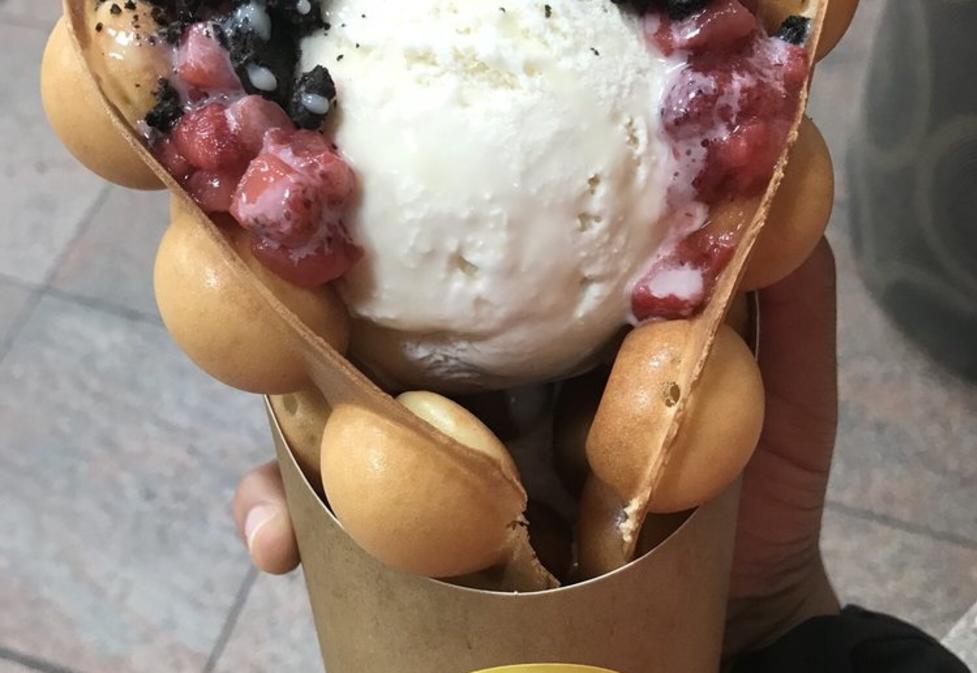 Bubble Waffle and Tea