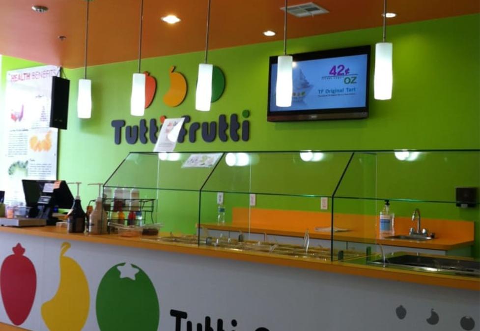 Tutti Frutti Frozen Yogurt, Dining